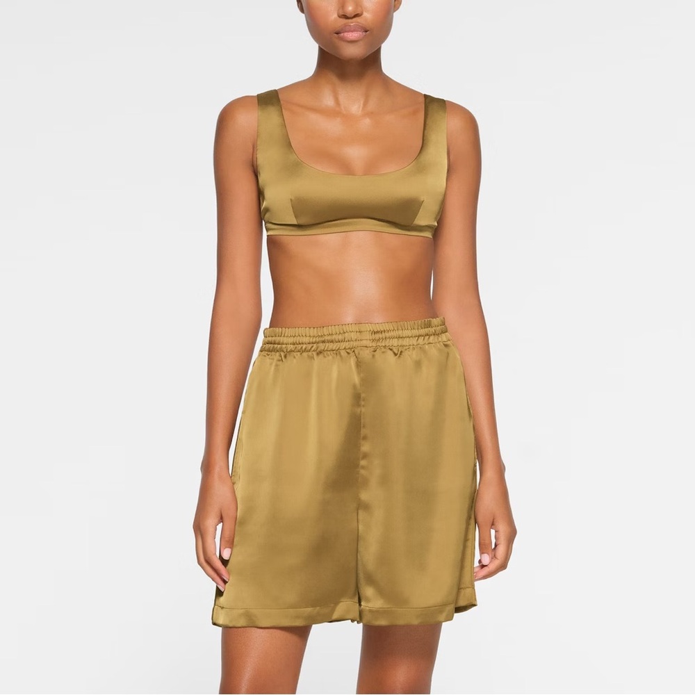 NWT Skims Sporty Satin Loose Short Size S color Pyrite